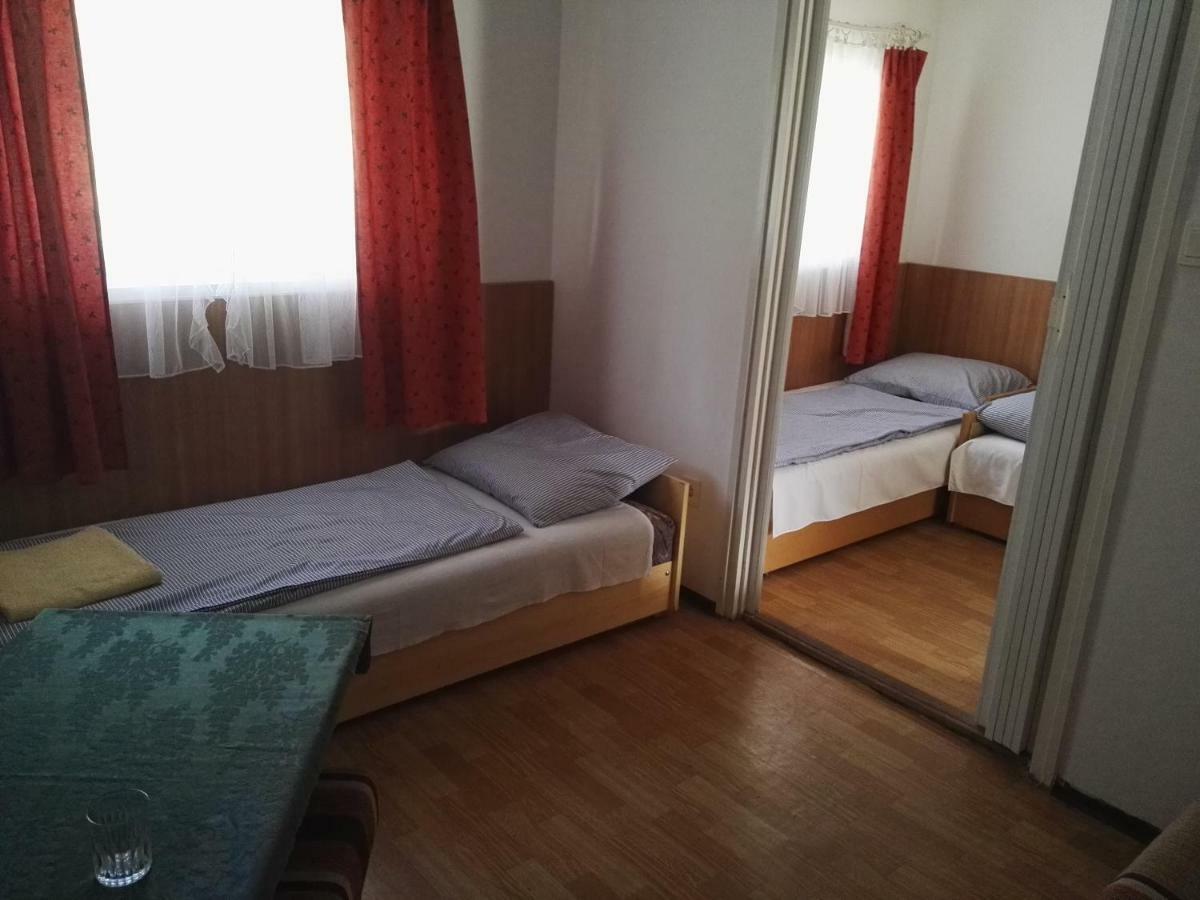 Vadasa Motel Es Etterem Hegyhátszentjakab Exterior photo