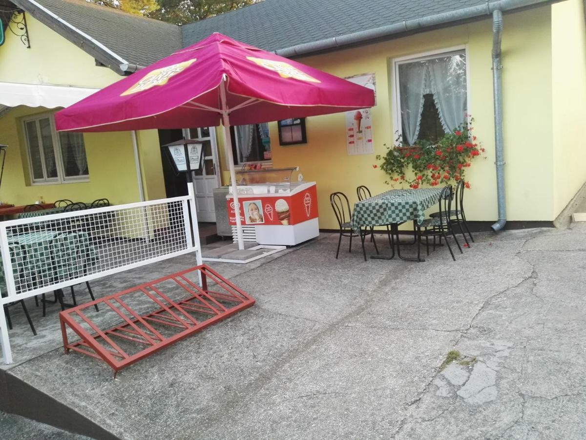 Vadasa Motel Es Etterem Hegyhátszentjakab Exterior photo