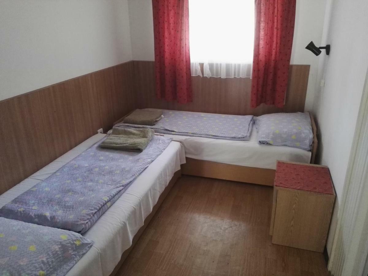 Vadasa Motel Es Etterem Hegyhátszentjakab Exterior photo