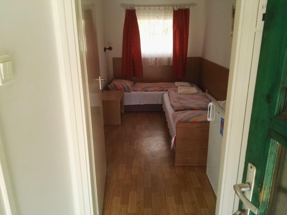 Vadasa Motel Es Etterem Hegyhátszentjakab Exterior photo