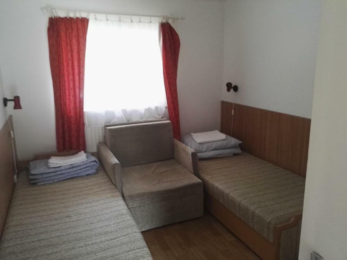 Vadasa Motel Es Etterem Hegyhátszentjakab Exterior photo